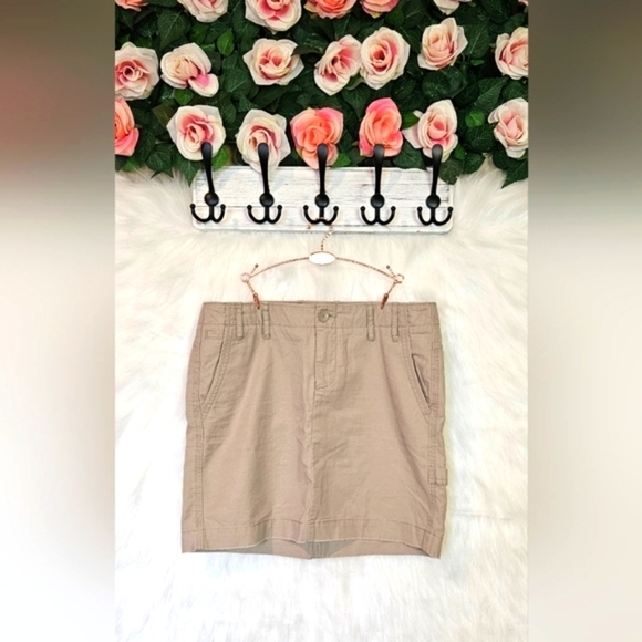 GAP Dresses & Skirts - GAP Classic Y2K Khaki Mini Skirt